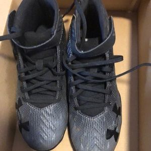Under armor boys baseball cleats